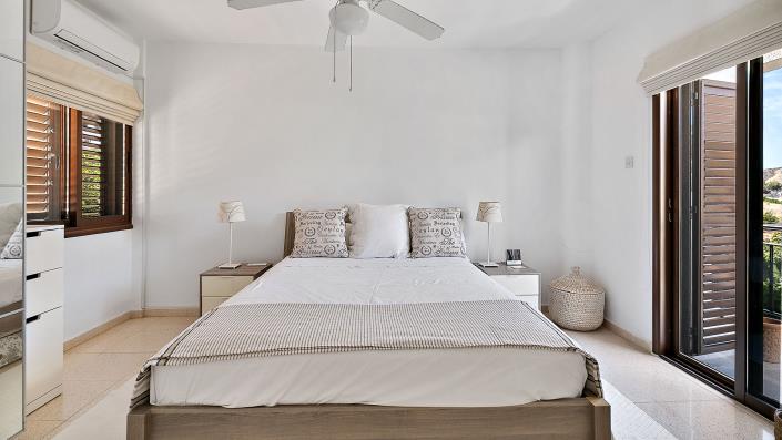 Image No.16-2 Bed Townhouse for sale