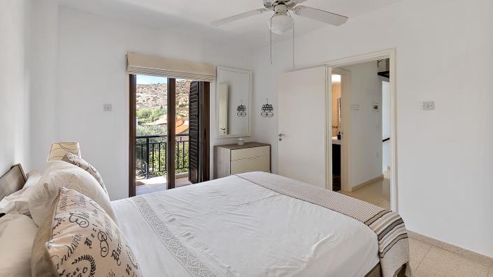 Image No.17-2 Bed Townhouse for sale