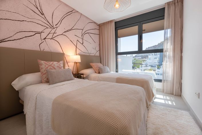 Image No.20-3 Bed Property for sale