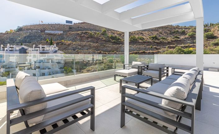 Image No.6-3 Bed Property for sale