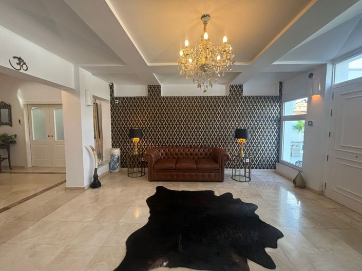 Image No.20-6 Bed Villa for sale