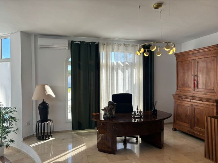 Image No.7-6 Bed Villa for sale