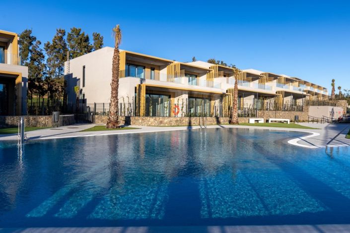 Image No.1-3 Bed Townhouse for sale