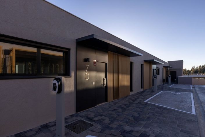 Image No.11-3 Bed Townhouse for sale