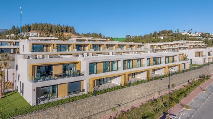 Image No.17-3 Bed Townhouse for sale