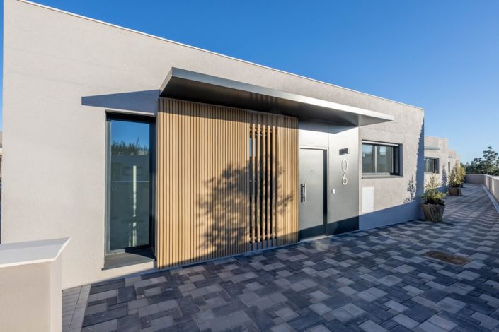 Image No.18-3 Bed Townhouse for sale