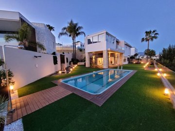 4 Bed Villa for sale