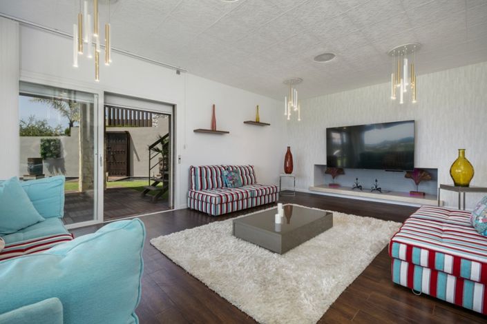 Image No.2-4 Bed Villa for sale