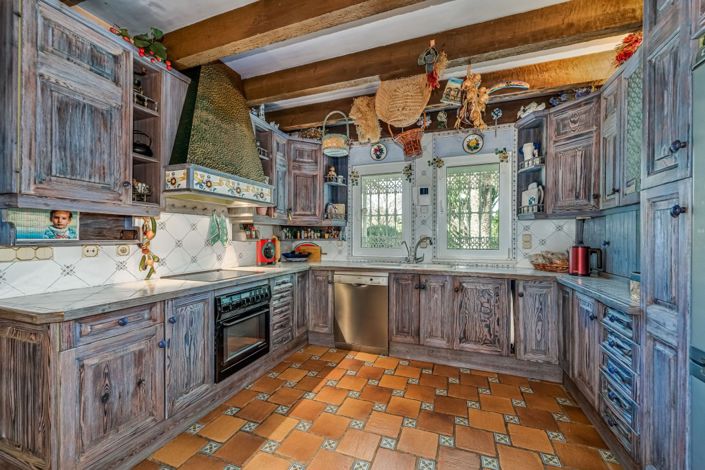 Image No.9-5 Bed Villa for sale