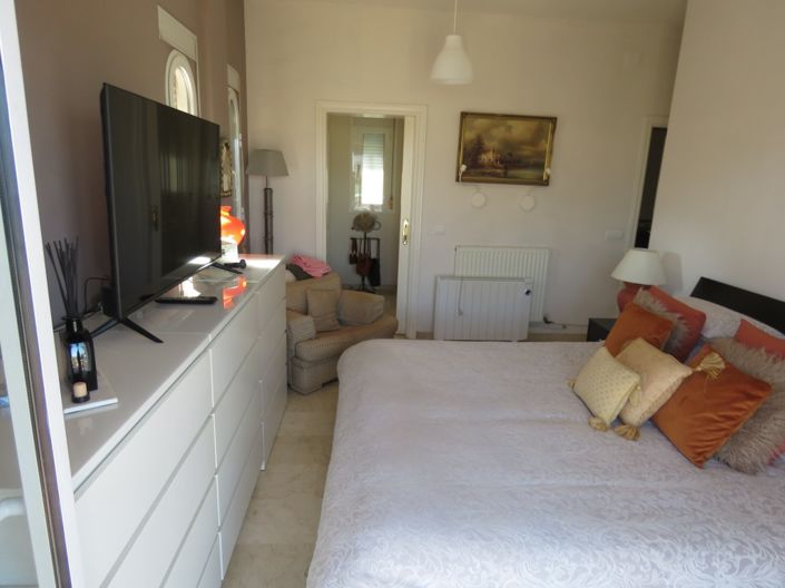 Image No.10-4 Bed Villa for sale