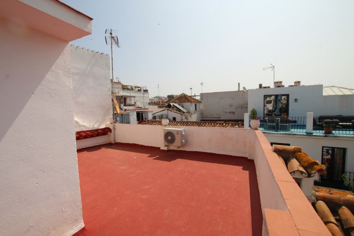 Image No.16-4 Bed House for sale