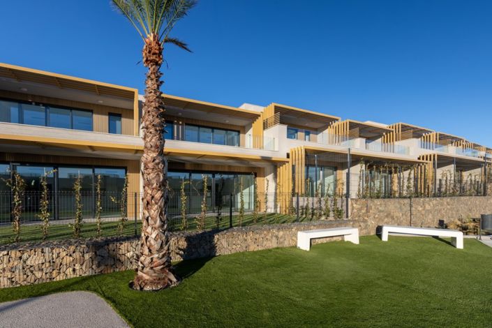 Image No.10-4 Bed Townhouse for sale