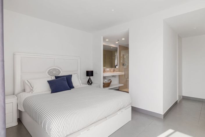 Image No.13-2 Bed Apartment for sale