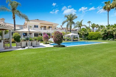 6 Bed Villa for sale