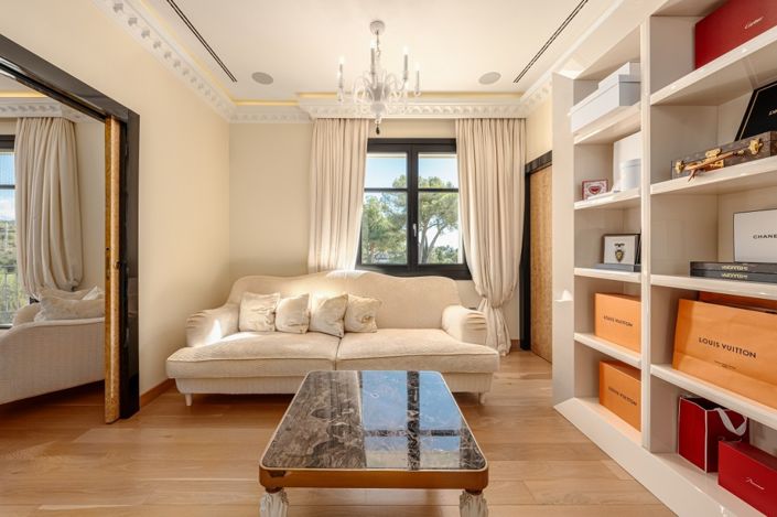 Image No.5-7 Bed Villa for sale