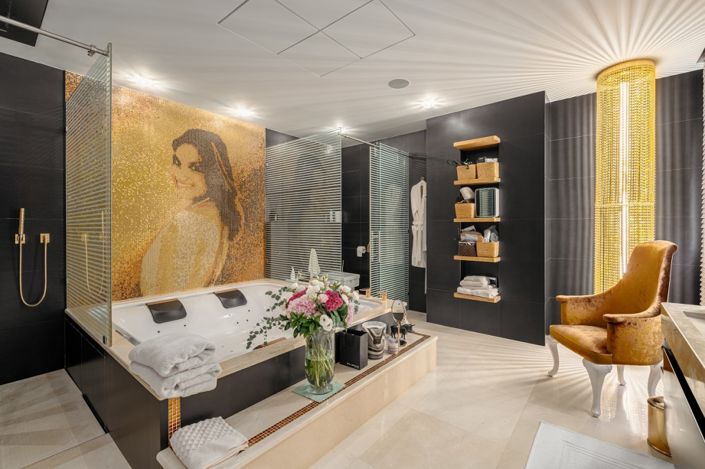 Image No.6-7 Bed Villa for sale