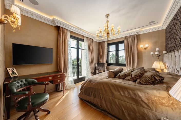 Image No.9-7 Bed Villa for sale