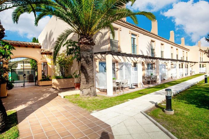 Image No.13-2 Bed Townhouse for sale