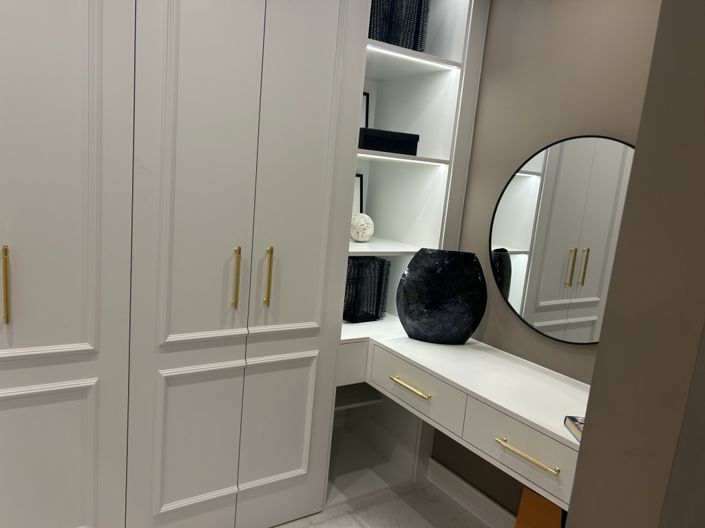 Image No.12-3 Bed Property for sale