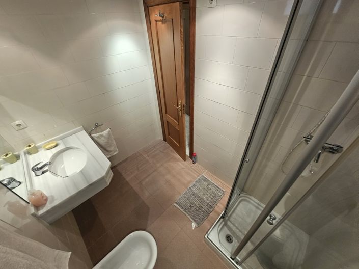 Image No.9-3 Bed Apartment for sale