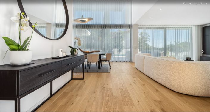 Image No.2-4 Bed Villa for sale