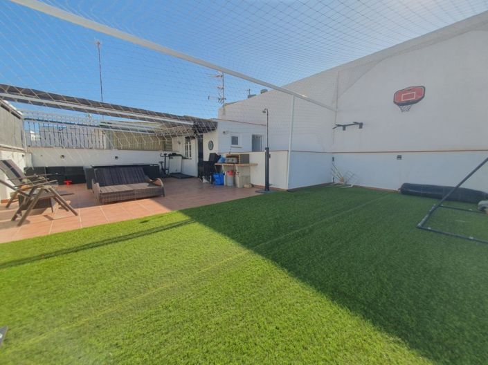 Image No.20-3 Bed Property for sale