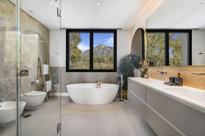 Image No.8-6 Bed Villa for sale