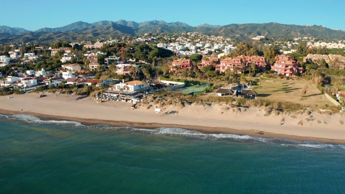 Image No.13-3 Bed Property for sale