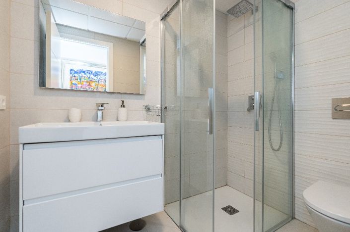 Image No.14-3 Bed Property for sale