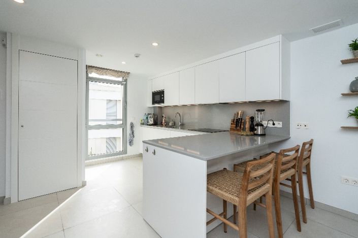 Image No.9-3 Bed Property for sale