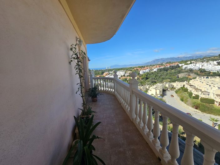 Image No.12-6 Bed Villa for sale