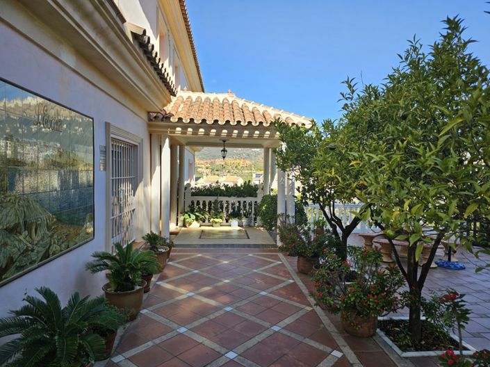 Image No.4-6 Bed Villa for sale