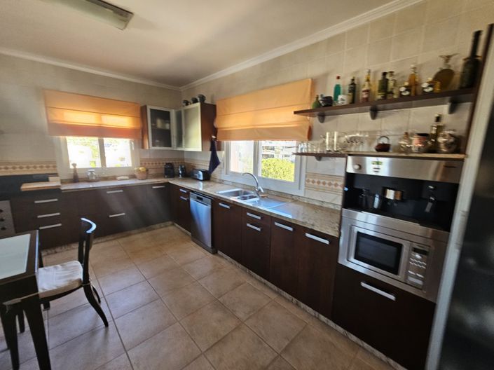 Image No.6-6 Bed Villa for sale