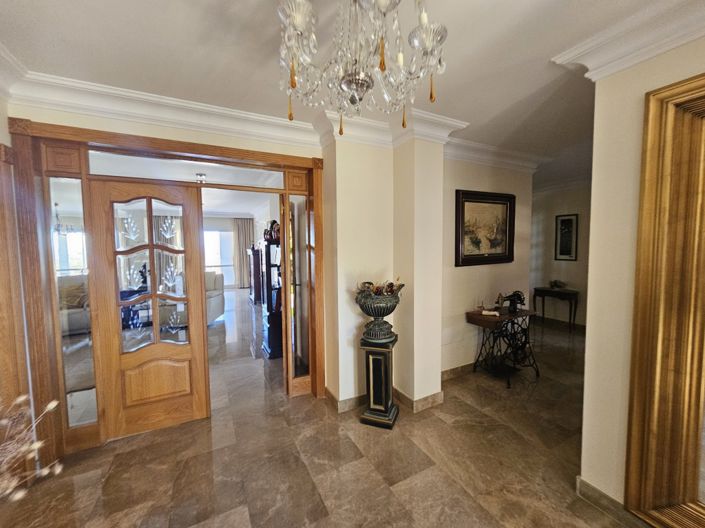 Image No.9-6 Bed Villa for sale