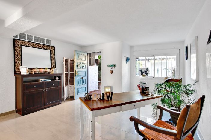 Image No.11-6 Bed Villa for sale