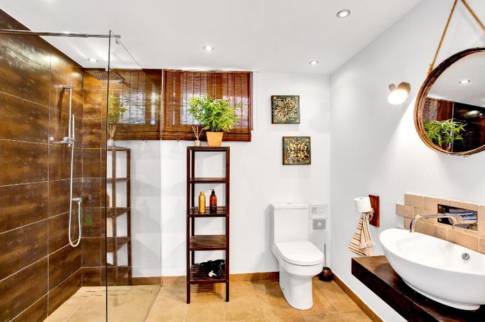 Image No.15-6 Bed Villa for sale