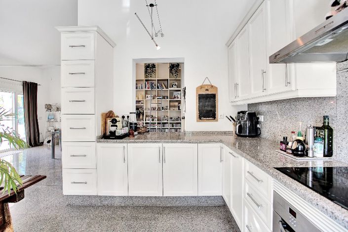 Image No.9-6 Bed Villa for sale