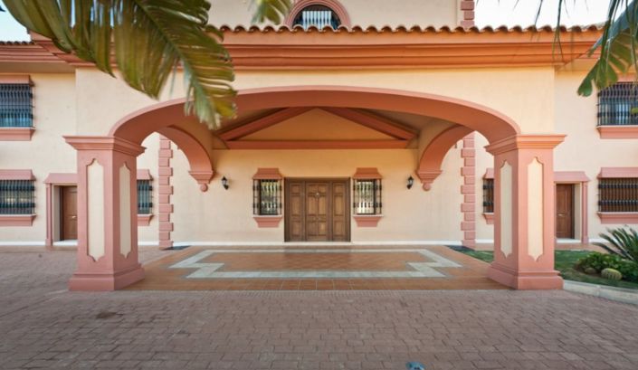 Image No.10-7 Bed Villa for sale