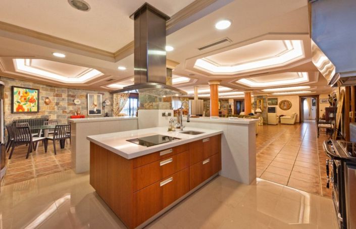 Image No.3-7 Bed Villa for sale