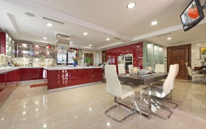 Image No.7-7 Bed Villa for sale