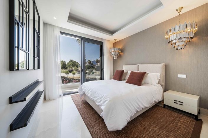 Image No.3-4 Bed Villa for sale