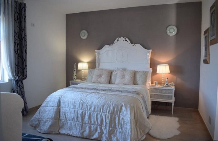 Image No.5-10 Bed Villa for sale