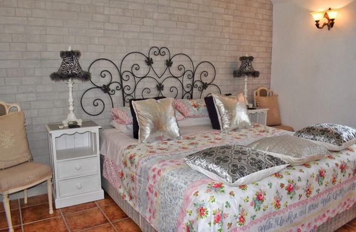 Image No.9-10 Bed Villa for sale