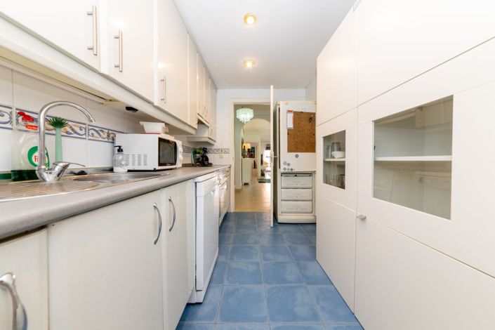 Image No.8-2 Bed Apartment for sale