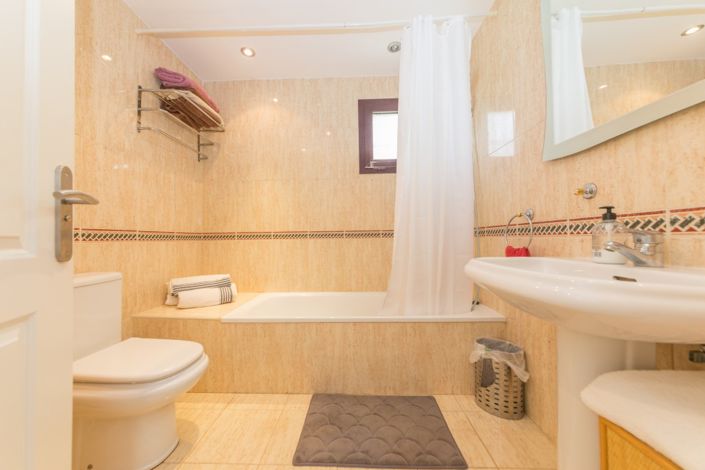 Image No.9-2 Bed Apartment for sale