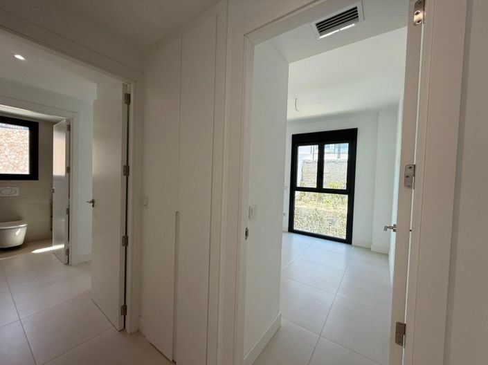 Image No.17-3 Bed Apartment for sale