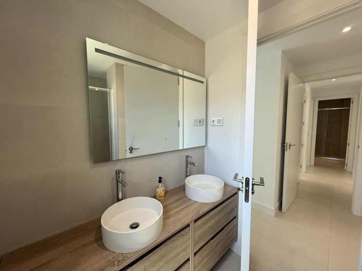 Image No.18-3 Bed Apartment for sale