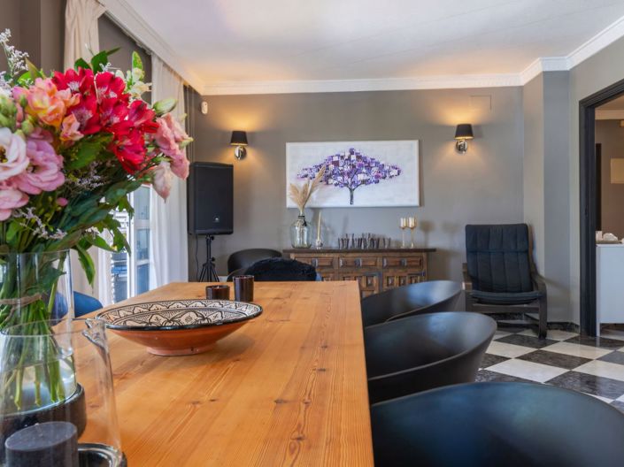 Image No.6-6 Bed Property for sale