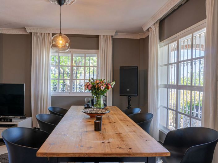 Image No.8-6 Bed Property for sale