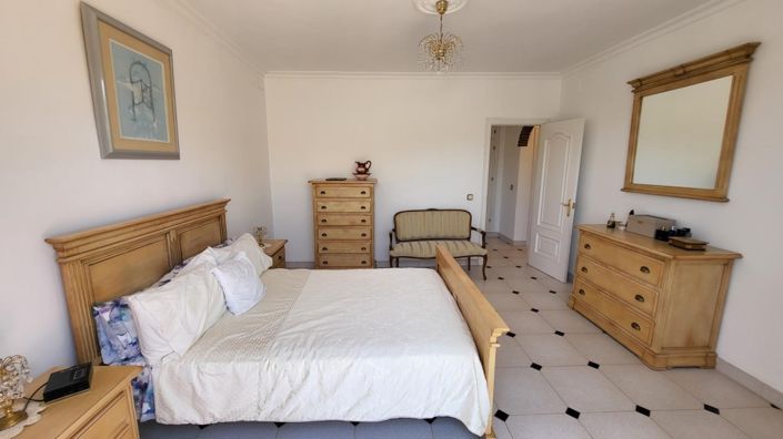 Image No.18-4 Bed Villa for sale